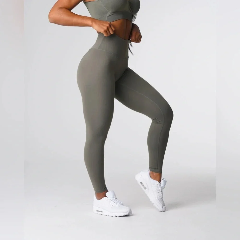 NVTGN Grey High Waisted Signature Leggings - Size Medium - Picture 1 of 10